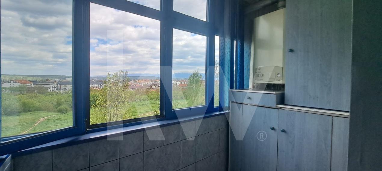 Apartament 2 camere , decomandate , bucatarie separata , balcon logie