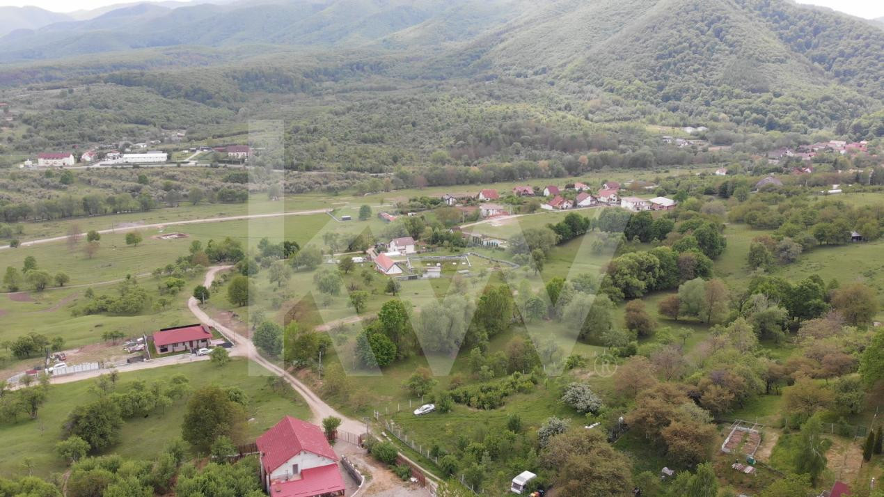 Teren intraviln în Cisnădioara –  Panoramă  spre Cetate si muntii Fagaras