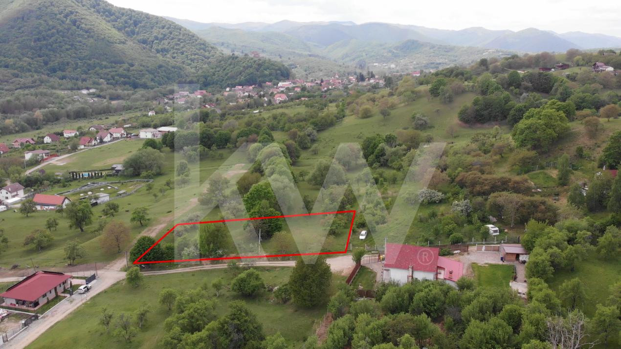 Teren intraviln în Cisnădioara –  Panoramă  spre Cetate si muntii Fagaras