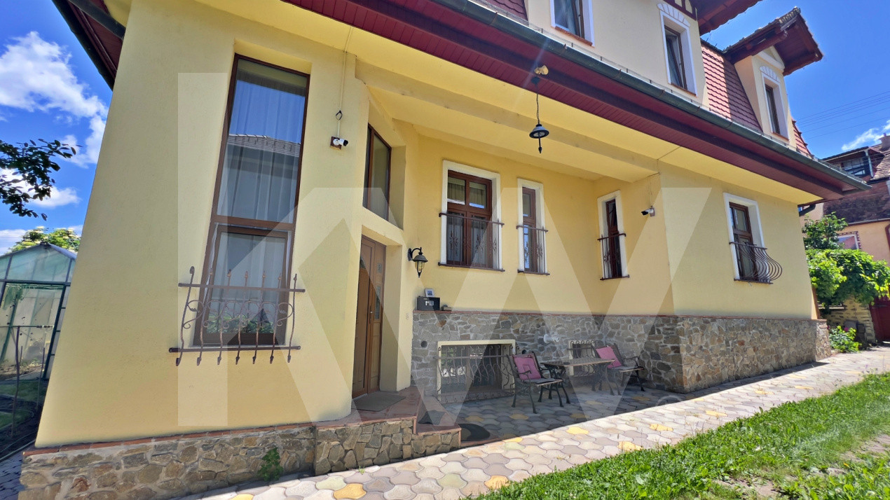Vilă complet pregătită pentru pensiune sau cazare Sibiu Strand - Parc Sub Arini