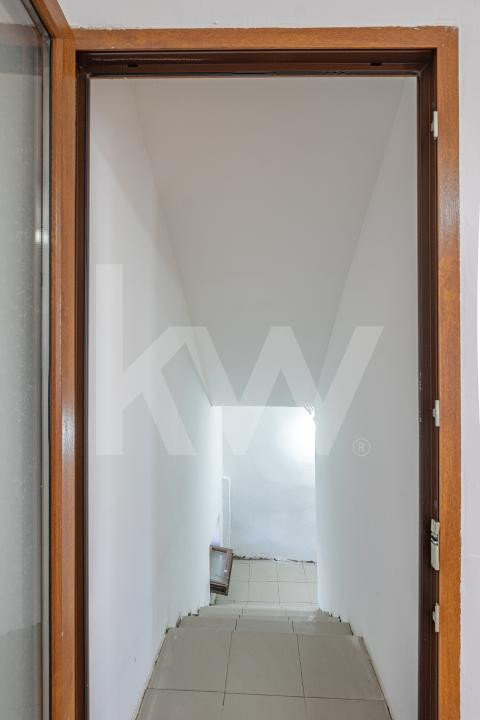 Casă individuală în Veterani, curte liberă 400 mp, zonă foarte căutată!