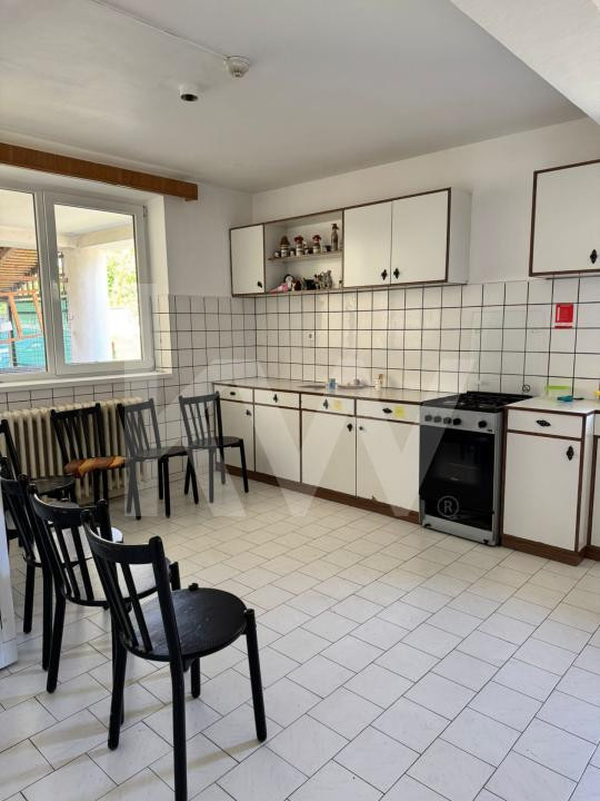 3 CASUTE IN MIJLOCUL NATURII