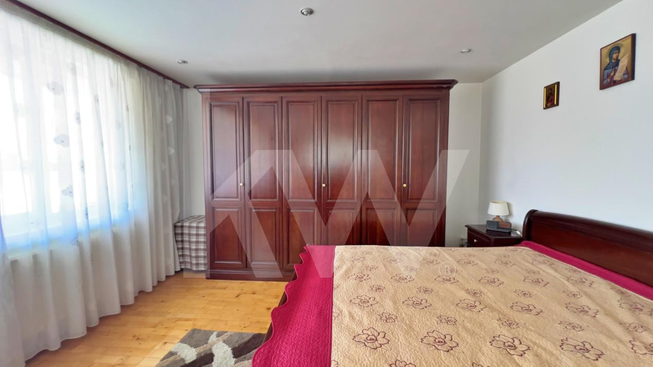 Casă 6 camere D+P+M-238 mp utili, 514 mp curte, Zona  Cartier Kogalniceanu 