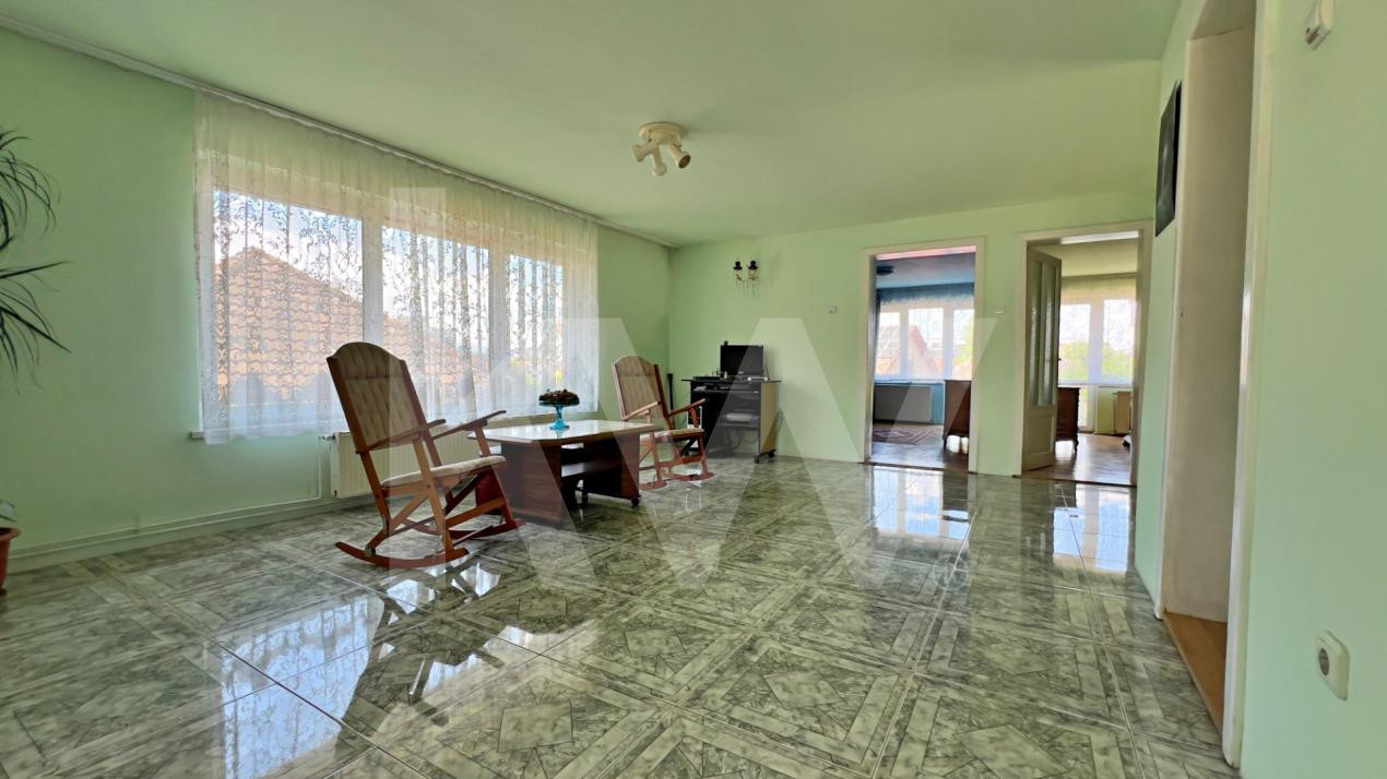 Casă 6 camere D+P+M-238 mp utili, 514 mp curte, Zona  Cartier Kogalniceanu 