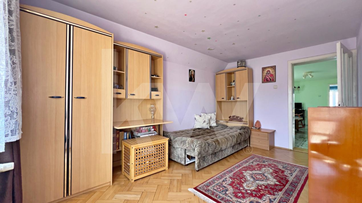Casă 6 camere D+P+M-238 mp utili, 514 mp curte, Zona  Cartier Kogalniceanu 