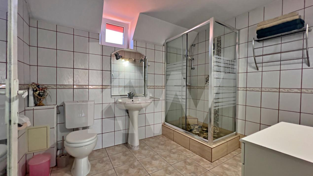 Casă 6 camere D+P+M-238 mp utili, 514 mp curte, Zona  Cartier Kogalniceanu 