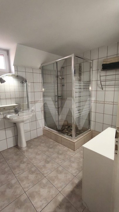 Casă 6 camere D+P+M-217 mp utili, 515 mp curte, Zona  Cartier Kogalniceanu 