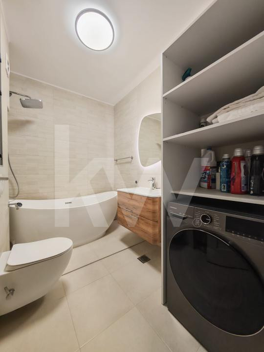 Apartament 3 camere, 2băi curte 86mp, parcare privată, zona Primarie, Selimbăr