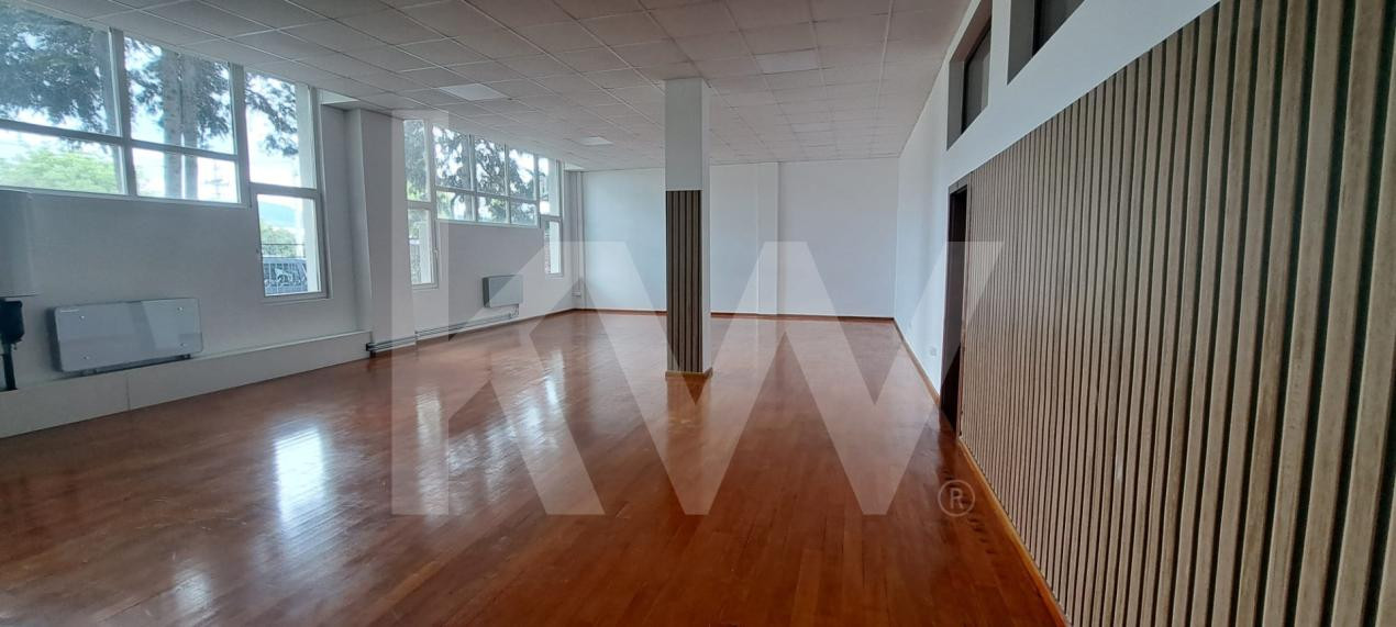 De Închiriat ,spațiu comercial/birouri – parter, acces stradal direct
