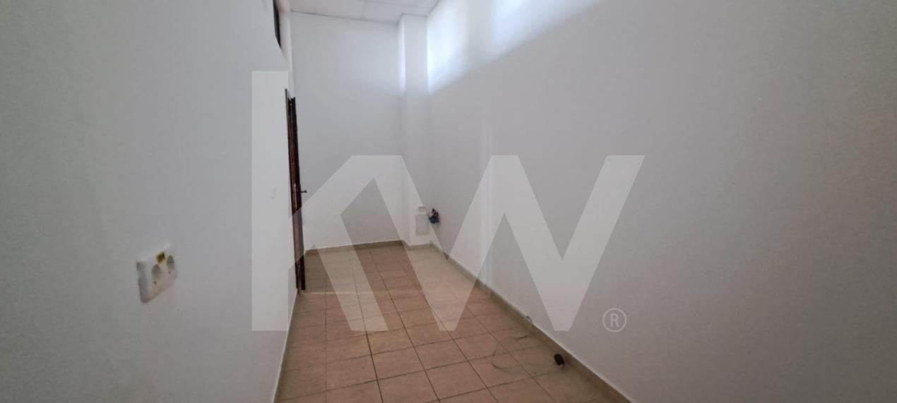 De Închiriat ,spațiu comercial/birouri – parter, acces stradal direct