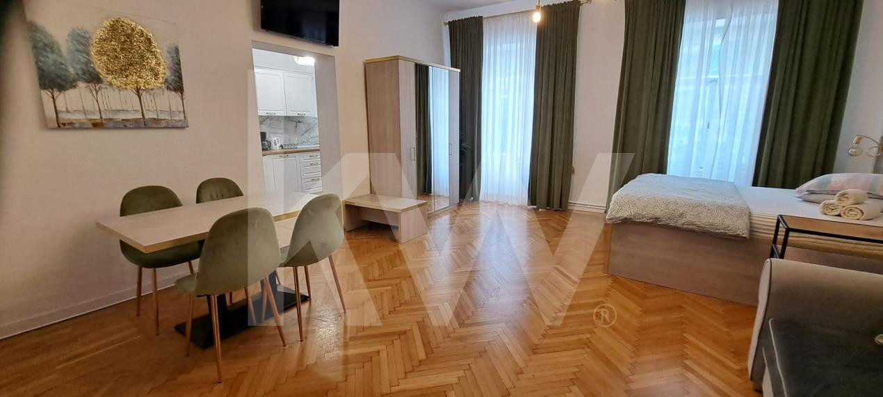 Apartament pentru inchiriere , ultracentral-centrul istoric ,mobilat si utilat