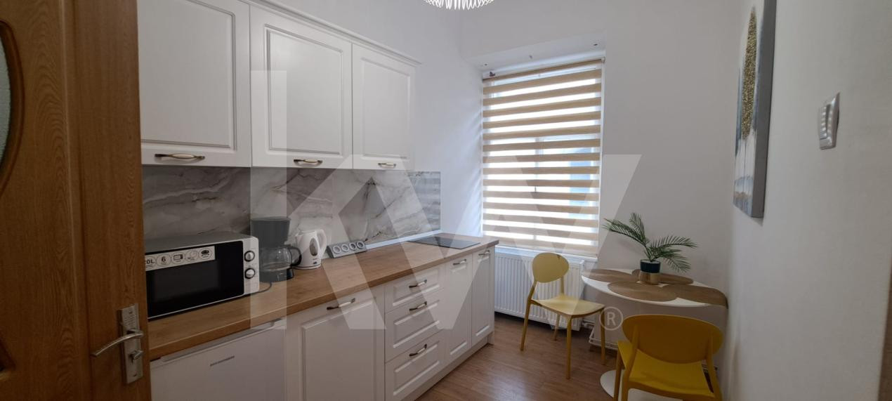 Apartament pentru inchiriere , ultracentral-centrul istoric ,mobilat si utilat