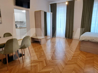 Apartament pentru inchiriere , ultracentral-centrul istoric ,mobilat si utilat