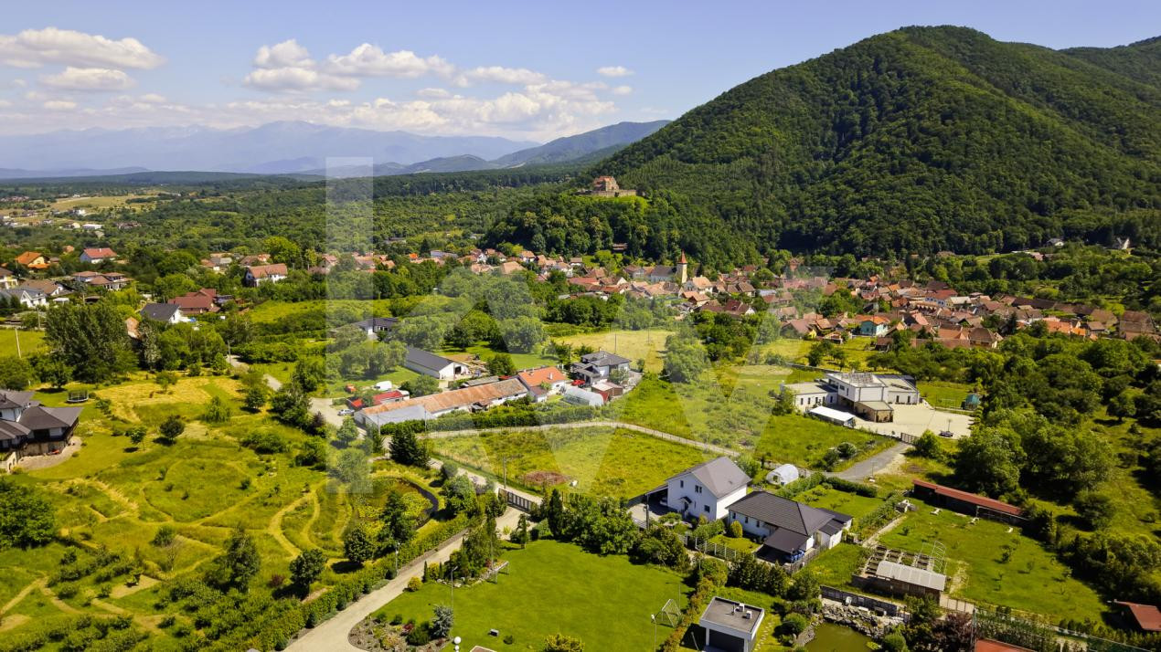 Teren 1340 mp în Cisnădioara – Cu Vedere la Cetatea Medievală și Munții Făgăraș 