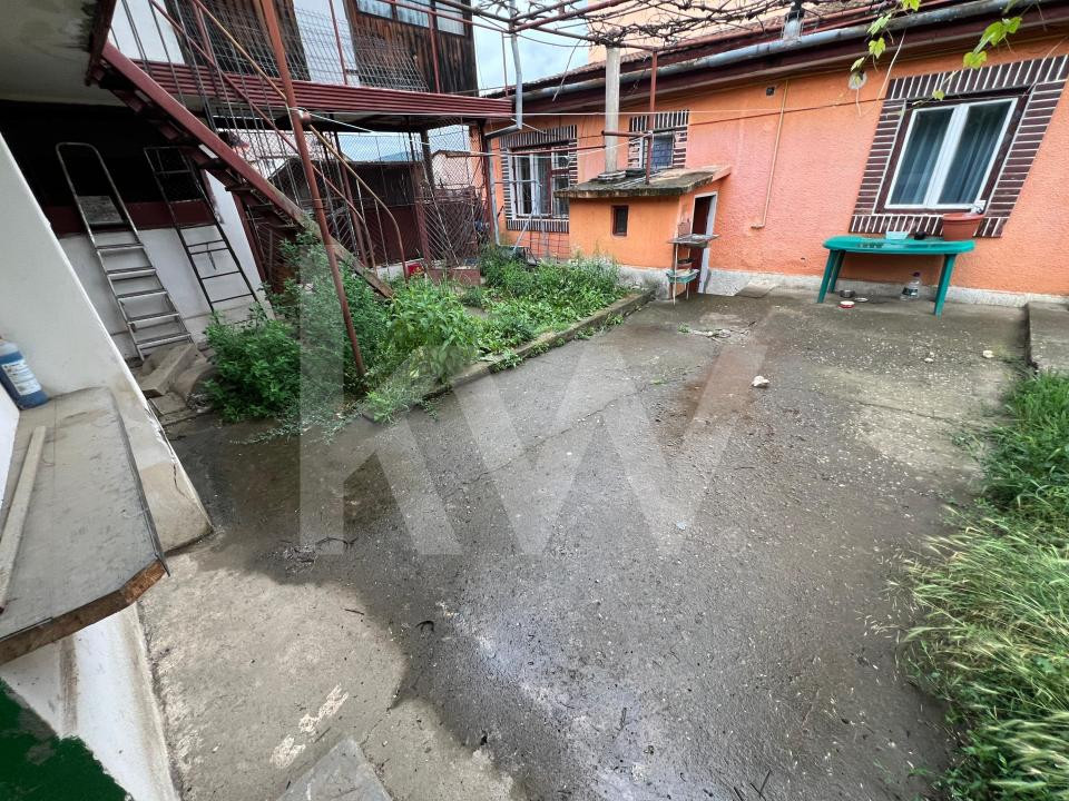 Casa cu gradina de vanzare