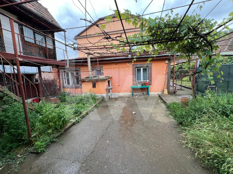 Casa cu gradina de vanzare