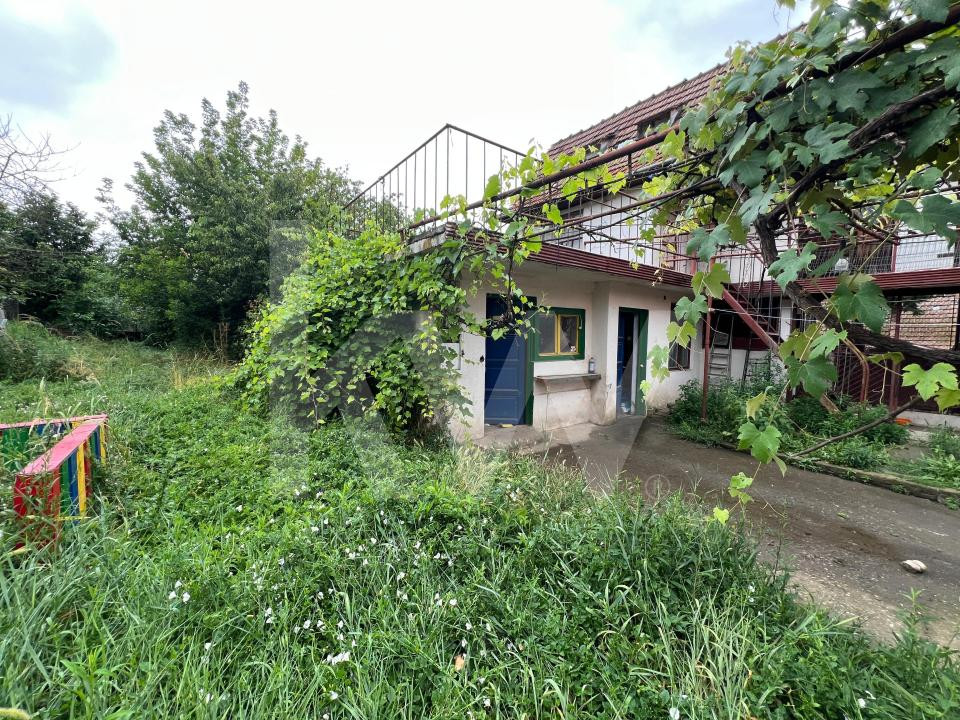 Casa cu gradina de vanzare