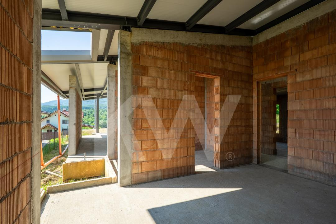  Casă cu arhitectură modernă si teren  in Cisnădioara