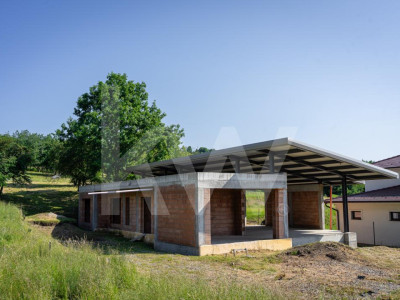  Casă cu arhitectură modernă si teren  in Cisnădioara