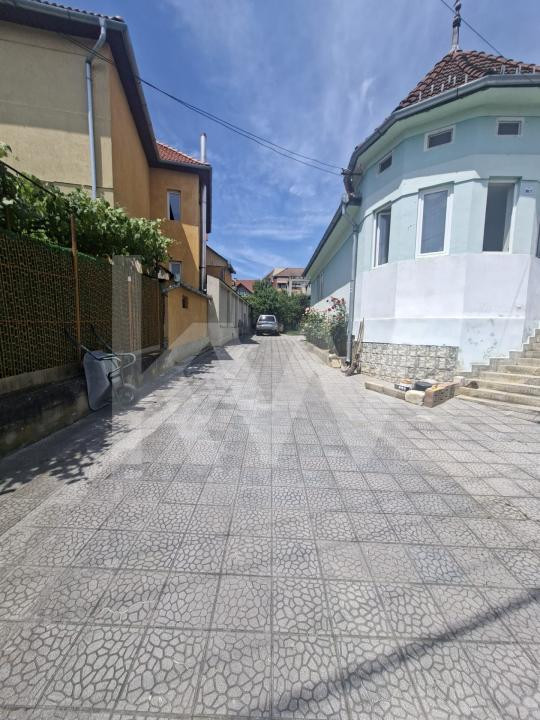 CASA  DE INCHIRIAT 1000euro STR IEZER