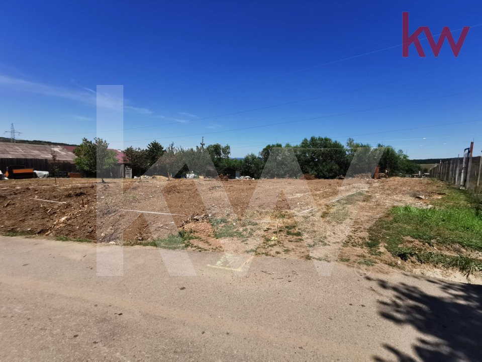 Teren intravilan | 540mp | loc de casă | zonă liniștită | acces drum