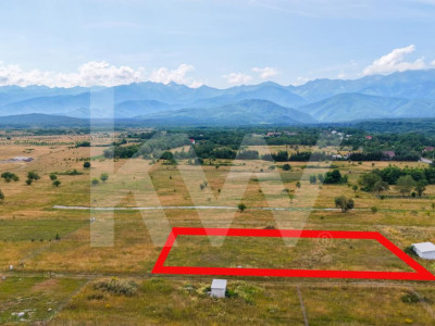 Teren cu priveliște spectaculoasă spre Munții Făgăraș-  Valea Avrigului
