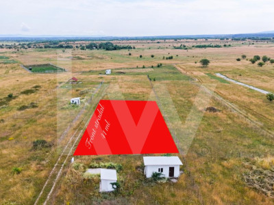 Teren cu priveliște spectaculoasă spre Munții Făgăraș-  Valea Avrigului
