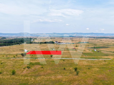 Teren cu priveliște spectaculoasă spre Munții Făgăraș-  Valea Avrigului