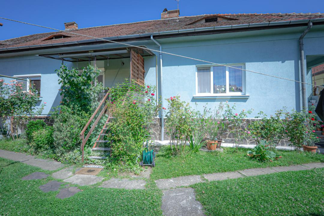 Apartament la casă, zonă liniștită și centrală — Str. Lupeni, Sibiu