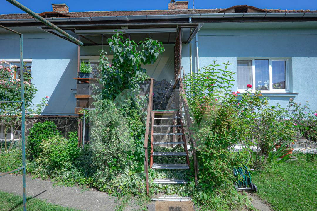 Apartament la casă, zonă liniștită și centrală — Str. Lupeni, Sibiu