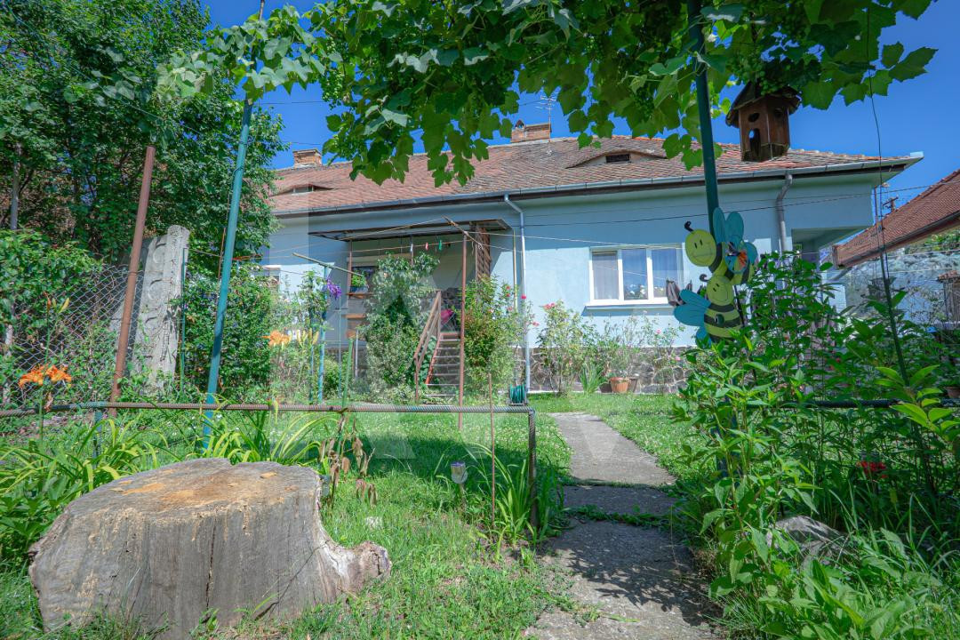 Apartament la casă, zonă liniștită și centrală — Str. Lupeni, Sibiu