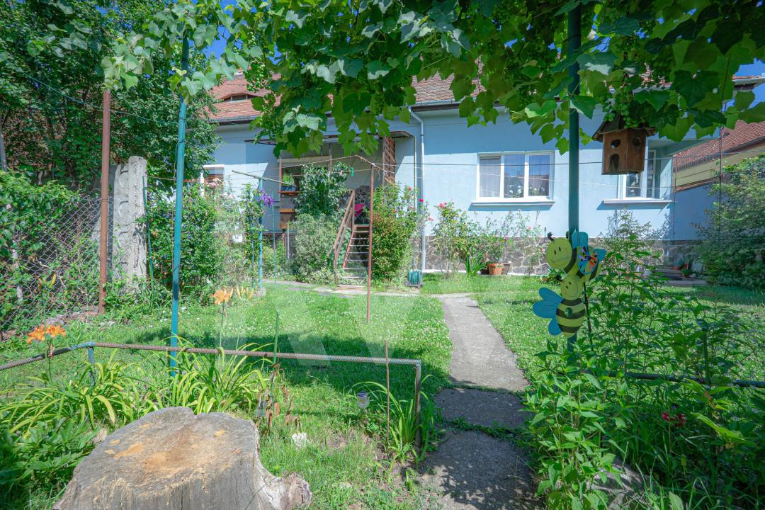Apartament la casă, zonă liniștită și centrală — Str. Lupeni, Sibiu