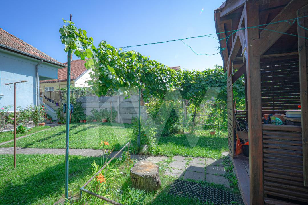 Apartament la casă, zonă liniștită și centrală — Str. Lupeni, Sibiu