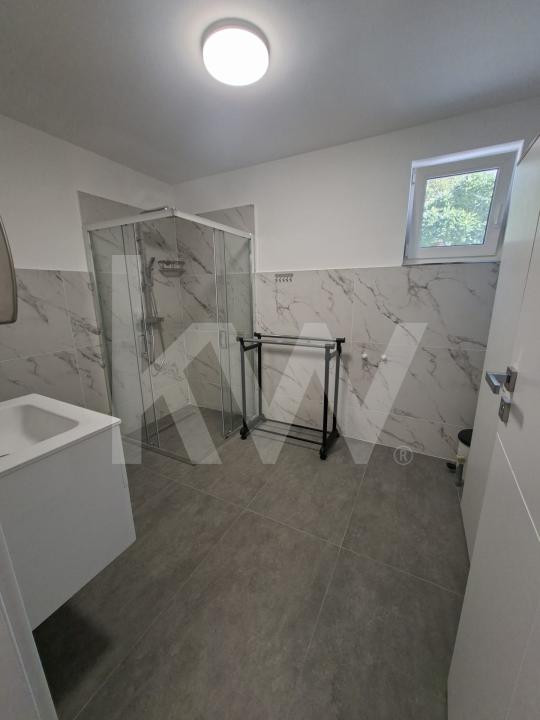 SPATIU COMERCIAL DE INCHIRIAT 700 euro STR SACEL