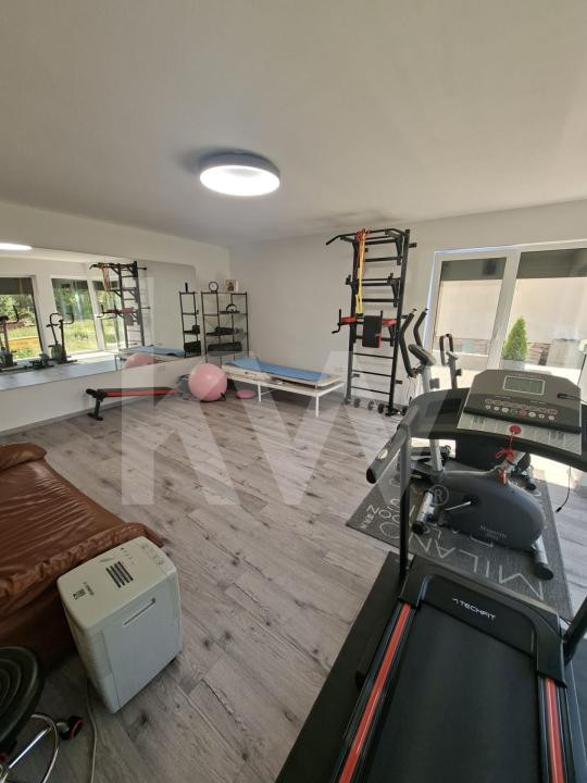 SPATIU COMERCIAL DE INCHIRIAT 700 euro STR SACEL