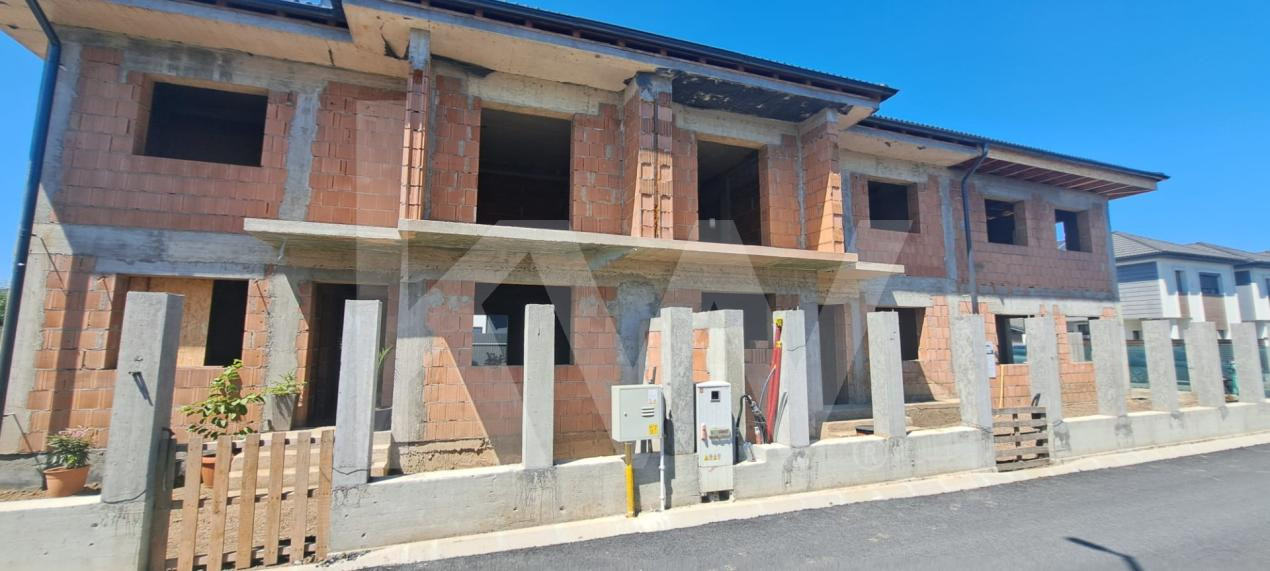 Duplex  de vanzare , curte  ,Selimbar
