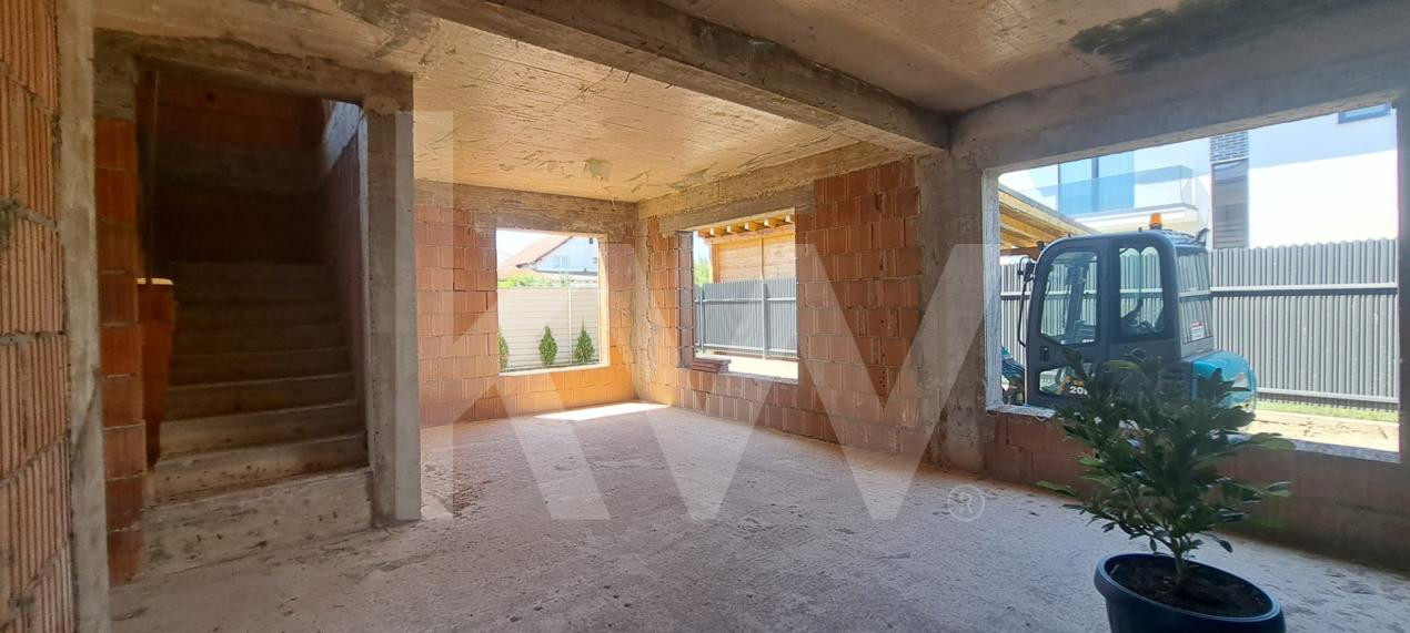 Duplex  de vanzare , curte  ,Selimbar