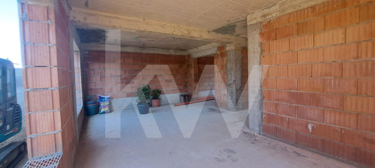 Duplex  de vanzare , curte  ,Selimbar