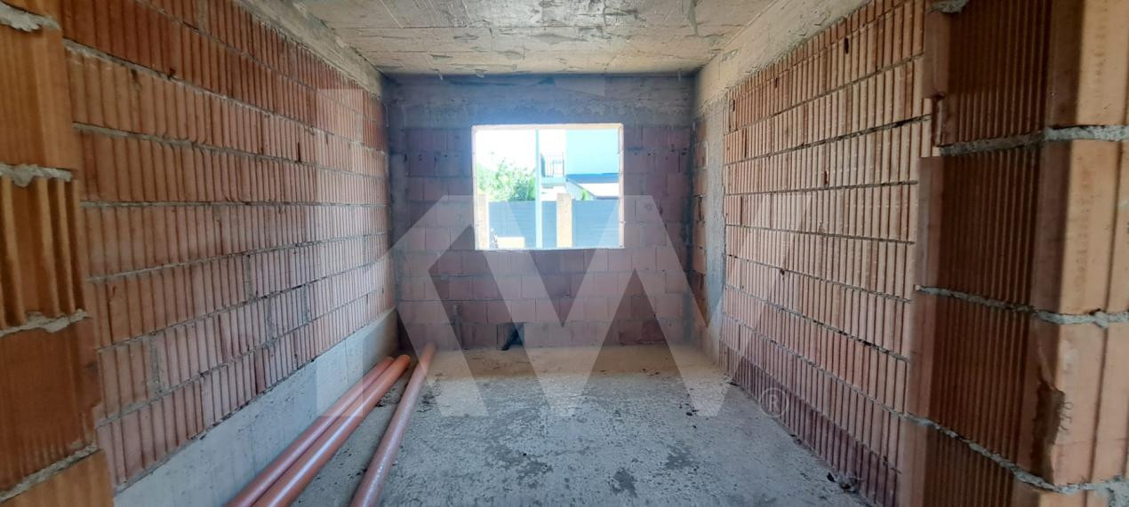 Duplex  de vanzare , curte  ,Selimbar
