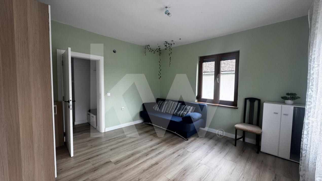 Apartament 3 camere la casă de închiriat Gușterita