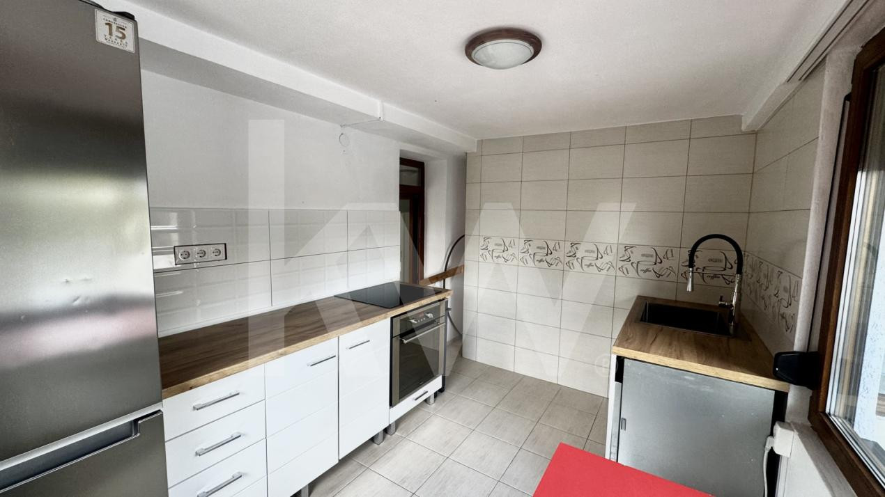 Apartament 3 camere la casă de închiriat Gușterita
