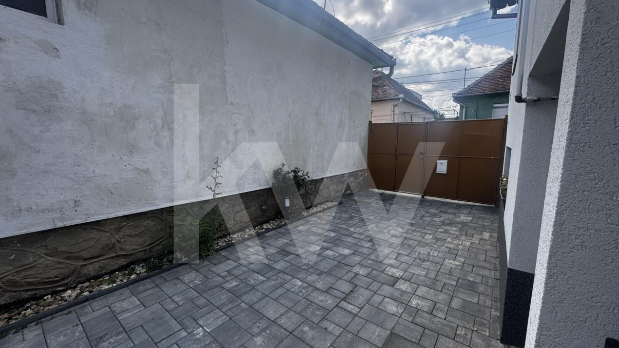 Apartament 3 camere la casă de închiriat Gușterita
