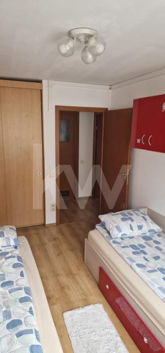 Apartament 3 camere decomandat | 77 mp | 2 dormitoare | 2 băi | Etaj 2 