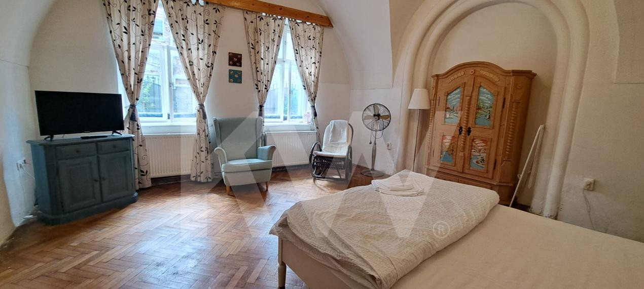 Eleganta si istorie in inima Sibiului – Spatiu ultracentral de inchiriat