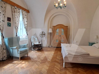 Eleganta si istorie in inima Sibiului – Spatiu ultracentral de inchiriat