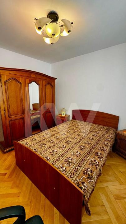 Apartament de închiriat 3 camere în Valea Aurie – preț sub nivelul pieței