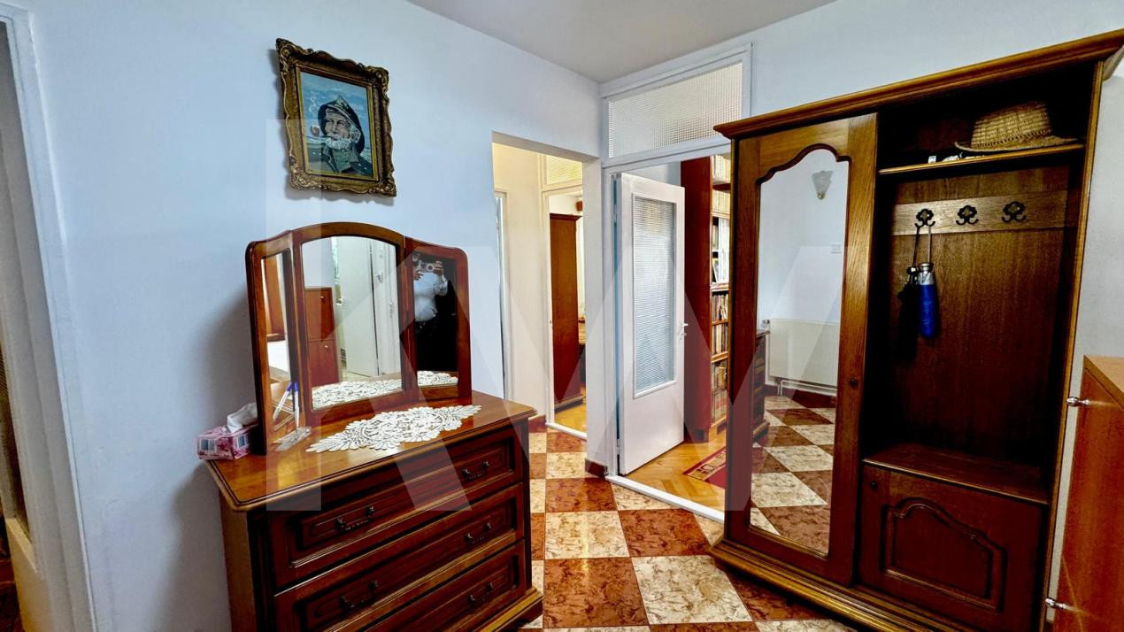 Apartament de închiriat 3 camere în Valea Aurie – preț sub nivelul pieței