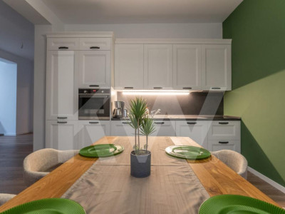 Apartament 3 camere și curte privată | Parcul Sub Arini