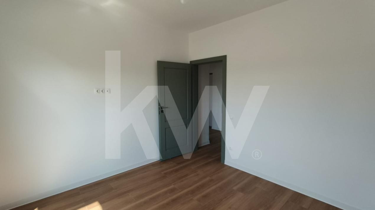 Apartament 3 camere, decomandat, Doamna Stanca Selimbar
