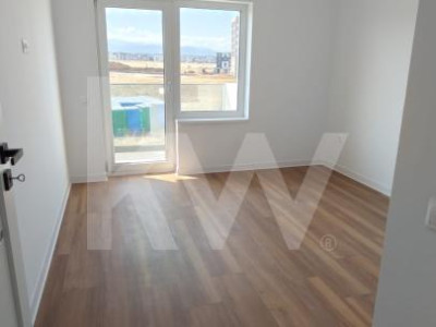 Apartament doua camere, bucatarie separata, decomandat